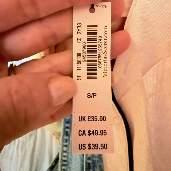 β¨ NEW W/ TAGS Satin Pajama Set β Light Pink β¨ - Picture 4 of 5